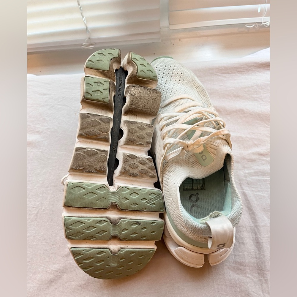 ON running On cloud cloudswift running athletic shoes women’s size 7 white green - Picture 10 of 12